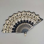 بادبزن مشکی اکلیلی طرحدار